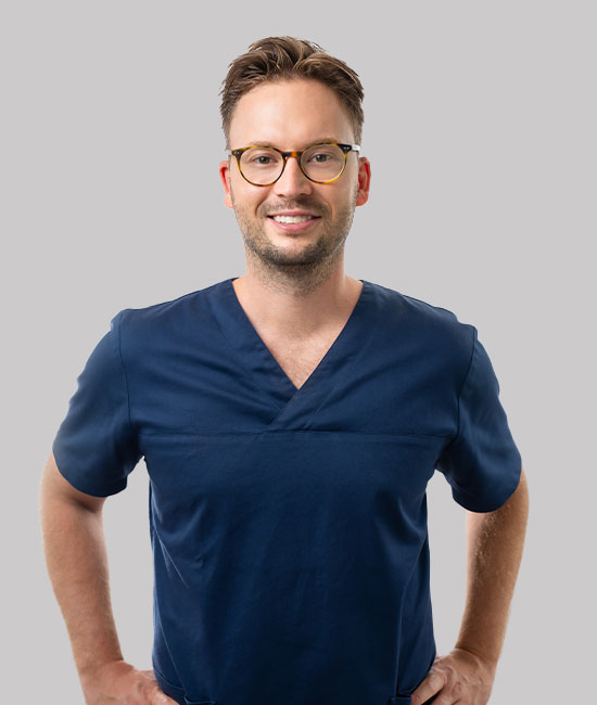 Dr. Arne Baumann